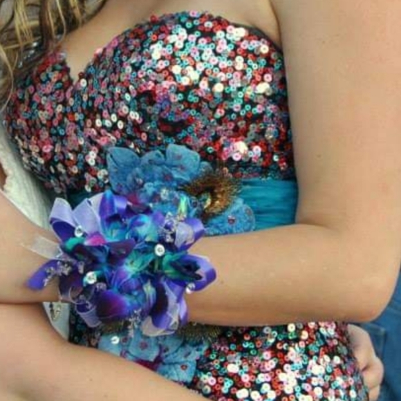 TONY BOWLS MULTI COLORED SEQUENCEDRESS - Picture 2 of 6